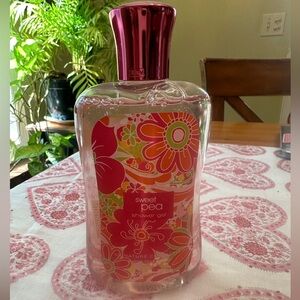 Bath & Body Works Sweet Pea Shower Gel NWT